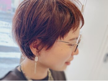 ティッタ(titta)の写真/お顔の印象に大きな影響を与える前髪・顔周りをもっと魅力的に＊扱いやすく、おしゃれなデザインが人気◎