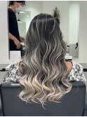 アッシュグレーボブ ヘアアレンジプードルパーマロングヘア