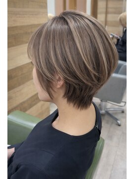 ジゼルアライ(gisele arai) 大人女性のための丸みショート