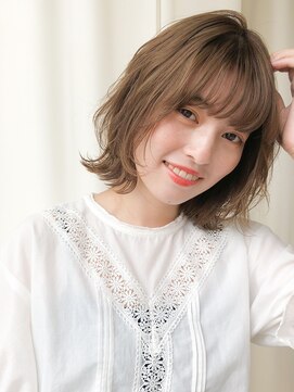 ルティア 池袋(Lutia) ライトベージュ×外ハネ