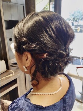 レナトゥス ヘアー オブ ネイル(Renatus Hair of Nail) お呼ばれアップスタイル