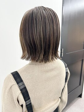 ネオリーブ クーロ(Neolive curro) ぱつっと大人ハイライト♪