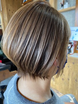 イー(E) ミディアム