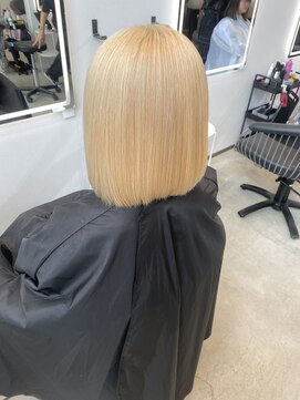 クオン 伊勢崎(QUON.) ブロンドカラー