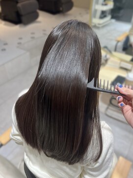 ティア(Tia.) 縮毛矯正/巻ける縮毛矯正/髪質改善トリートメント/ロングヘア