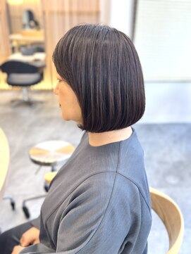 リファインド(REFINED) ちょいモードな前下がりボブ×フルバング　　五十嵐