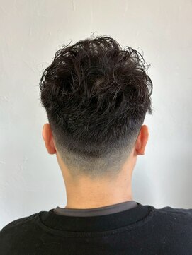 マップデザイン(map design) スパイラルパーマ ミディアムヘア 波巻きパーマ