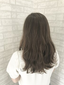 ジーナ 梅田(Zina) ゆるふわパールベージュ