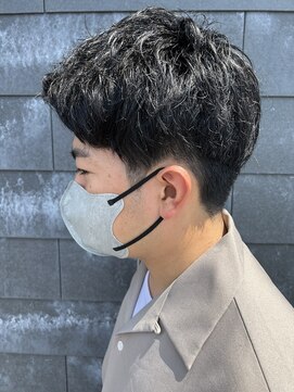 ヒュイル バイ ニアウ(Hwyl by Niau) メンズマッシュショートスパイラルパーマニュアンスパーマ