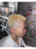 金髪ボウズ