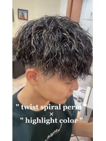 ラドンナアデッソ(LA.DONNA ADDESSO)&nbsp;ツイストスパイラルパーマ × 金メッシュ