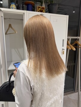 スタン 渋谷(Stam) ベージュカラータッセルボブ切りっぱなしボブ長めボブレイヤー