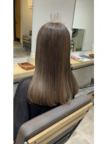 ローリーポーリークラウン(Roly Poly Clown) やわらかい丸みとツヤが魅力の髪質改善ストレート