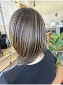 白髪ぼかし　ハイライト　レイヤーカット