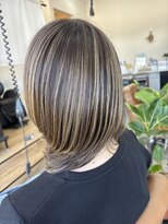シー(SEA) 白髪ぼかし ハイライト レイヤーカット