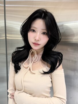 ルームバイシー 新宿(Loom. by Sea) 大人ガーリー×ダークアッシュ[似合わせカット/ミディアム]