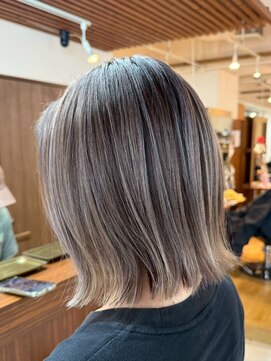 ブリッツ レボ(BLITZ-REVO) 着物ヘア/ダークアッシュ/ミディアムレイヤーカット/柏駅