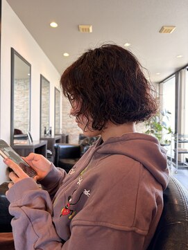 メゾン アヴァロ(Maison Avallo) 無造作フェイスレイヤーパーマ