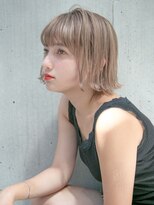 ルティア(Lutia) 外ハネ ミルクティーベージュ 透明感☆