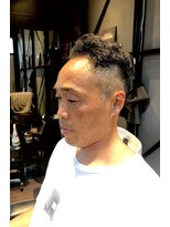 カレンズオブスタイル(CURRENNS OF STYLE)&nbsp;ポンパドール　フェードカット