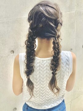 ディア(.eer) イベントやお出かけに◎ // ☆ ふわふわ編み込みツインテール ☆