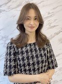 明るめベージュ