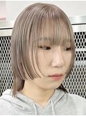 white beige [新宿駅/グレーベージュ/黒髪]