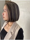 重め前下がりボブ