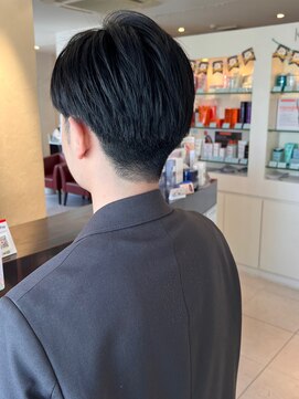 レナークアリア(LENAHC ARIA) メンズ韓国センターパート刈り上げスタイル