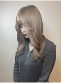 ミルクティーベージュ×外巻きウェーブ×ブリーチ