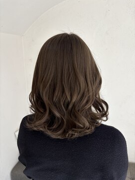 明るめカーキベージュ/イルミナカラー/MAYA指名