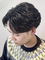 ミヤビ(MIYAVI)&nbsp;【MIYAVI】ニュアンスパーマ/リバースセンターパート/フェザー