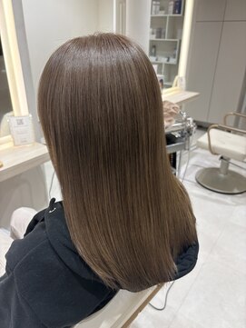 ルシエバイファブリック(Lucie by fabrique) 艶感ナチュラルブラウン×ストレートロング