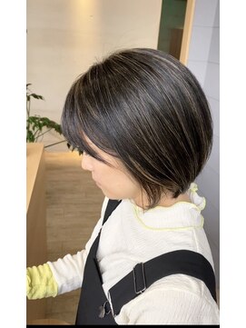 ソイア 春日井店(Soea) 白髪ぼかし地毛ハイライトボブ