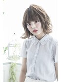外巻きボブ