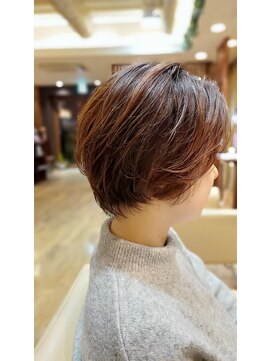 バグスドゥア(Bagus dua) 簡単スタイリングボブ/グレイカラー20-40代【バグスドゥア吉田】