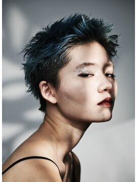 バズ(BUZZ) ハイトーンベリーショート！(クリエイティブ撮影)