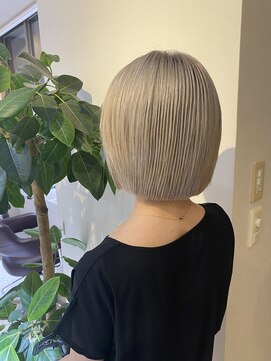 グランドール(Grandoll) プツッとボブ/ホワイトカラー