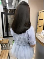 ヌープヘアーアイス(NUUP.hair ici)&nbsp;小顔カット透明感ブリーチなしシルバーアッシュグレージュ