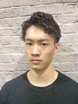 グレイスフル バーバープラチナム 六本木店(Graceful Barber platinum) ツーブロック/パーマ/マッシュ/黒髪/センターパート/スパイラル