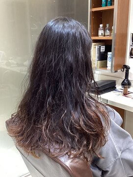 ピークアブー アヴェダ アトレ恵比寿(PEEK-A-BOO AVEDA) ロングパーマスタイル