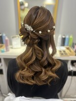 ヘアアレンジメント ボガスティーズ 川崎店(Hair arrangement Vogusty's) くるみちゃんヘア、サイドお団子ハーフ