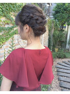 クラン(clan) 綺麗なお姉さんミディ＃ネイビーカラー美髪フレンチボブ