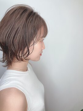 イーラ(era) 《era》ウルフカット 抜け感ヘア シースルー みわ