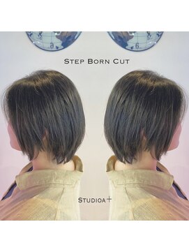 スタジオ アルファプラス 日暮里店(studio α+) ステップボーンカットカットボブショートハイライト白髪ぼかし