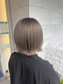 カペリベラ 寝屋川店(Capelli Bella) ホワイトグレージュ