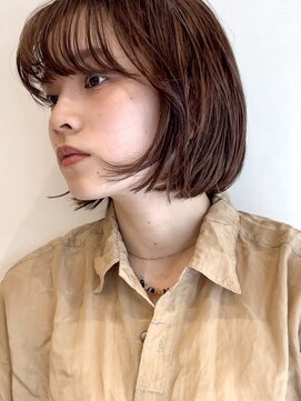 ローネス(LONESS) 耳かけボブ くすみベージュ ナチュラルボブ ミニボブ