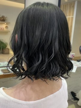 アメリ バイ アピッシュ(Amelie by apish) コテ巻き風パーマボブの王道カール　新デジタルパーマ