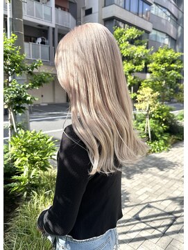 ヌエン 渋谷(NU/EN) 外国人風ミルクティーベージュ