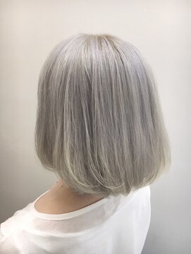 ヘアサロン アティリー(Hair Salon Attirer) 西梅田/ボブ/グレーベージュ/白髪ぼかし/ハイライト/ベージュ